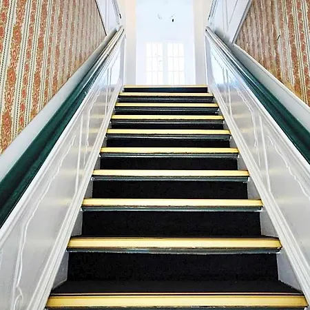 Fachwerk فندق وبرتال